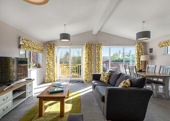 Spa Radiance (EV charger) - Raywell Hall Country Lodges, Raywell, Beverley