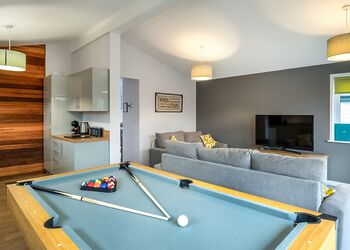 Spa Radiance (EV charger) - Raywell Hall Country Lodges, Raywell, Beverley