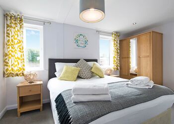 Spa Radiance (EV charger) - Raywell Hall Country Lodges, Raywell, Beverley