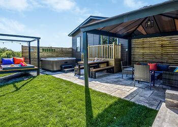 Dreamwood Spa - Raywell Hall Country Lodges, Raywell, Beverley