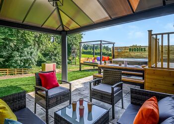 Dreamwood Spa - Raywell Hall Country Lodges, Raywell, Beverley