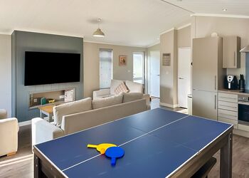 Spa Jubilation (Pet Garden) - Raywell Hall Country Lodges, Raywell, Beverley