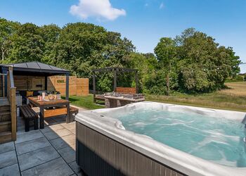 Spa Utopia - Raywell Hall Country Lodges, Raywell, Beverley