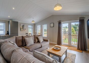 Spa Driftaway - Raywell Hall Country Lodges, Raywell, Beverley