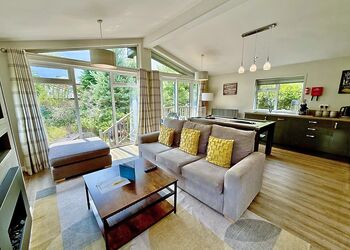 Spa Enchant - Raywell Hall Country Lodges, Raywell, Beverley