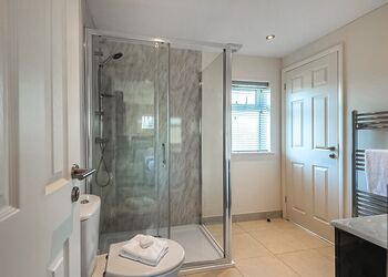 Spa Enchant - Raywell Hall Country Lodges, Raywell, Beverley