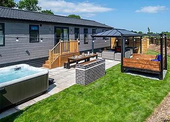 Spa Rhapsody - Raywell Hall Country Lodges, Raywell, Beverley