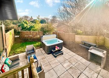 Spa Harmony (Pet) - Raywell Hall Country Lodges, Raywell, Beverley