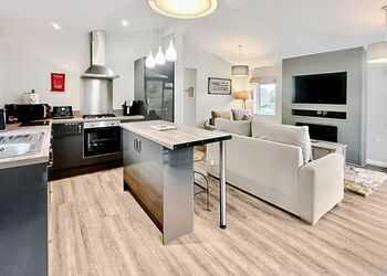 Spa Harmony (Pet Garden) - Raywell Hall Country Lodges, Raywell, Beverley