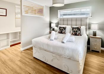 Spa Harmony (Pet Garden) - Raywell Hall Country Lodges, Raywell, Beverley