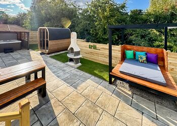 Spa Sensation (Sauna & Hot Tub) - Raywell Hall Country Lodges, Raywell, Beverley