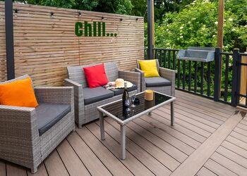 Spa Retreat (Pet Garden) - Raywell Hall Country Lodges, Raywell, Beverley