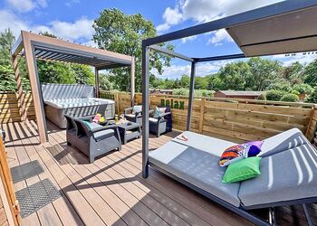 Spa Reflection - Raywell Hall Country Lodges, Raywell, Beverley
