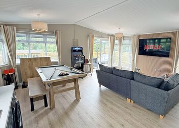 Spa Reflection - Raywell Hall Country Lodges, Raywell, Beverley