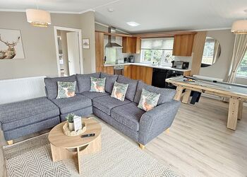 Spa Reflection - Raywell Hall Country Lodges, Raywell, Beverley