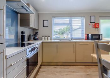 Applewood Spa - Raywell Hall Country Lodges, Raywell, Beverley