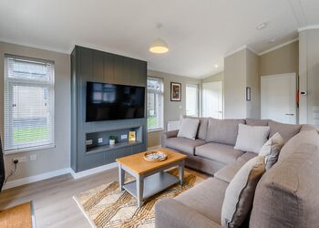 Spa Romance - Raywell Hall Country Lodges, Raywell, Beverley