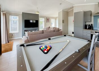 Spa Romance - Raywell Hall Country Lodges, Raywell, Beverley