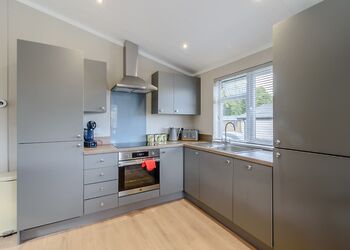 Spa Romance - Raywell Hall Country Lodges, Raywell, Beverley