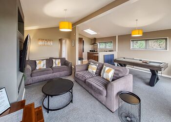 Spa View - Raywell Hall Country Lodges, Raywell, Beverley