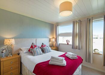 Sundown Spa - Raywell Hall Country Lodges, Raywell, Beverley