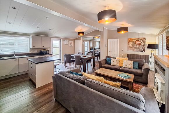 Spa Oasis - Raywell Hall Country Lodges, Raywell, Beverley