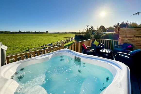 Sunrise Spa - Raywell Hall Country Lodges, Raywell, Beverley