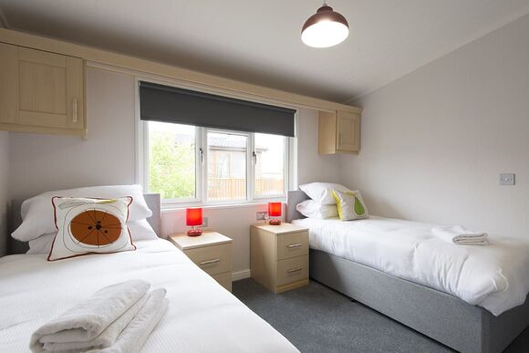 Sunrise Spa - Raywell Hall Country Lodges, Raywell, Beverley