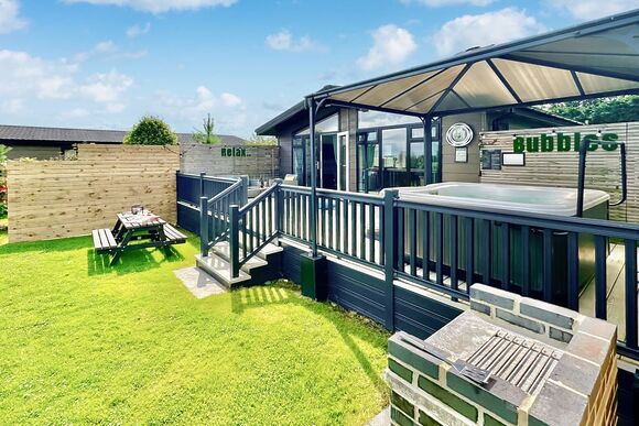 Spa Serenity - Raywell Hall Country Lodges, Raywell, Beverley