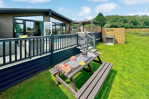 Spa Serenity - Raywell Hall Country Lodges, Raywell, Beverley