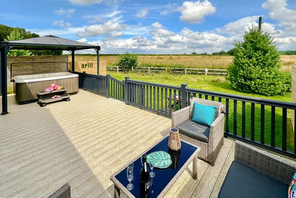 Spa Serenity - Raywell Hall Country Lodges, Raywell, Beverley