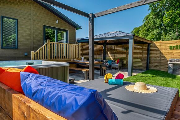 Woodside Spa - Raywell Hall Country Lodges, Raywell, Beverley