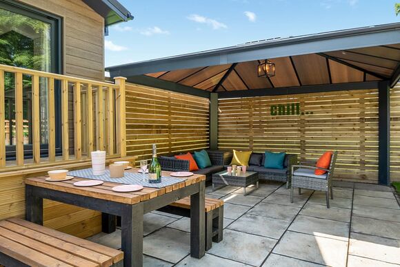 Woodside Spa - Raywell Hall Country Lodges, Raywell, Beverley