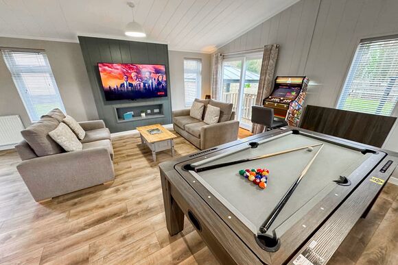 Woodside Spa - Raywell Hall Country Lodges, Raywell, Beverley