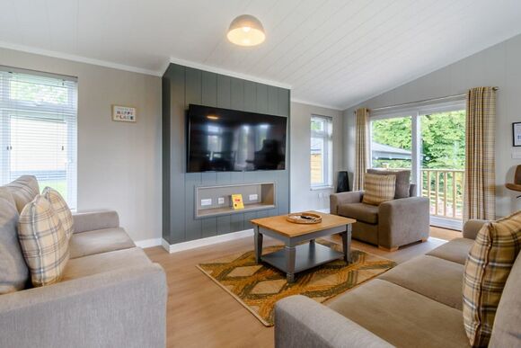 Dreamwood Spa - Raywell Hall Country Lodges, Raywell, Beverley