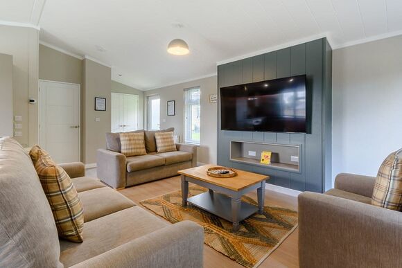 Dreamwood Spa - Raywell Hall Country Lodges, Raywell, Beverley