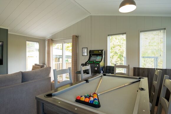 Dreamwood Spa - Raywell Hall Country Lodges, Raywell, Beverley