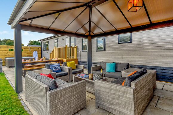 Spa Utopia - Raywell Hall Country Lodges, Raywell, Beverley