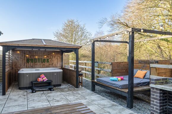 Spa Ovation - Raywell Hall Country Lodges, Raywell, Beverley
