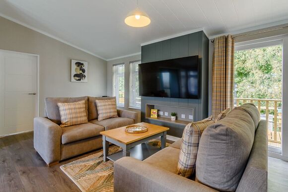 Spa Ovation - Raywell Hall Country Lodges, Raywell, Beverley