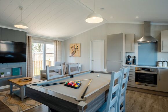 Spa Ovation - Raywell Hall Country Lodges, Raywell, Beverley