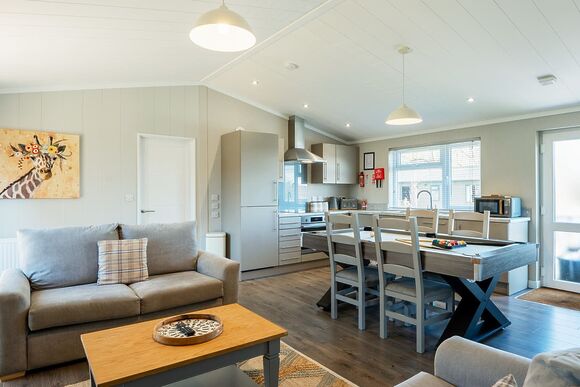 Spa Ovation - Raywell Hall Country Lodges, Raywell, Beverley