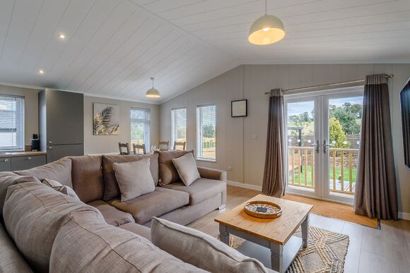 Spa Driftaway - Raywell Hall Country Lodges, Raywell, Beverley