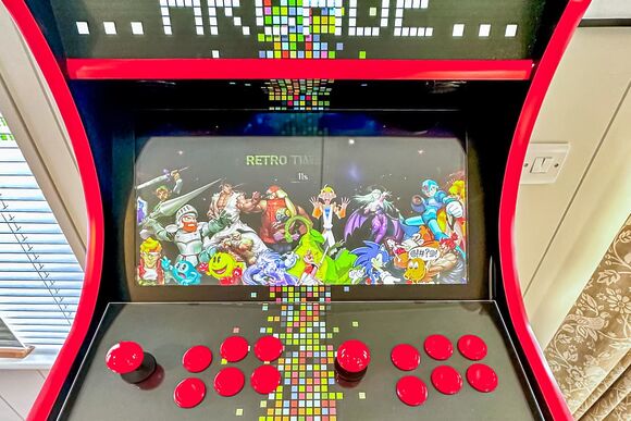 Wolds View Spa (Pet Garden) - Raywell Hall Country Lodges, Raywell, Beverley