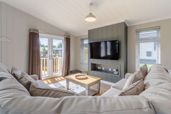 Twilight Spa (Pet Garden) - Raywell Hall Country Lodges, Raywell, Beverley