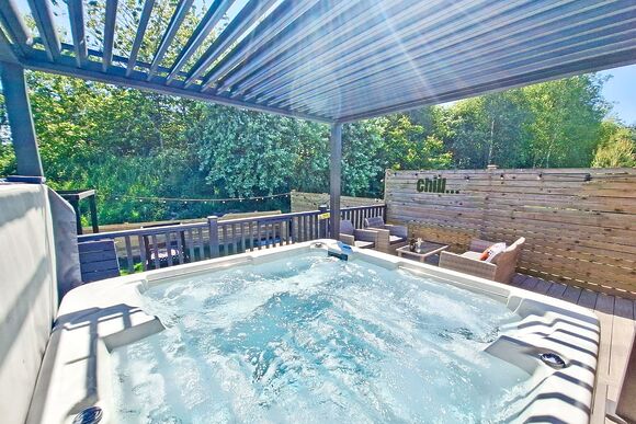 Spa Castaway (Pet Garden) - Raywell Hall Country Lodges, Raywell, Beverley