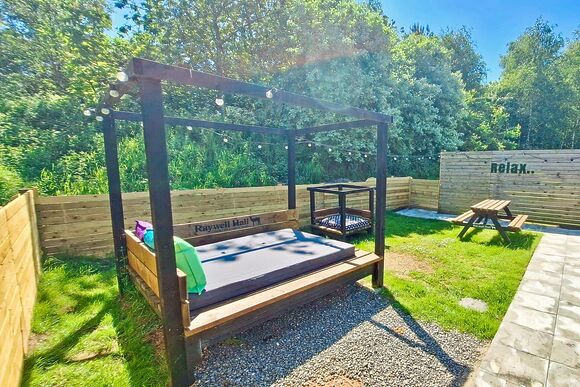 Spa Castaway (Pet Garden) - Raywell Hall Country Lodges, Raywell, Beverley