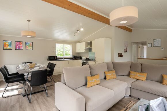 Spa Castaway (Pet Garden) - Raywell Hall Country Lodges, Raywell, Beverley