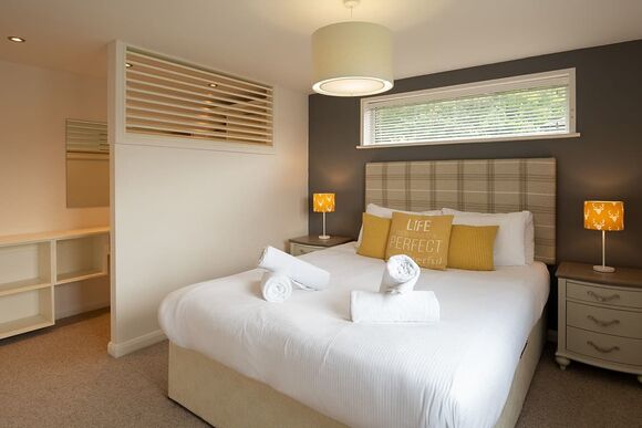 Spa Dreamaway (Pet Garden) - Raywell Hall Country Lodges, Raywell, Beverley