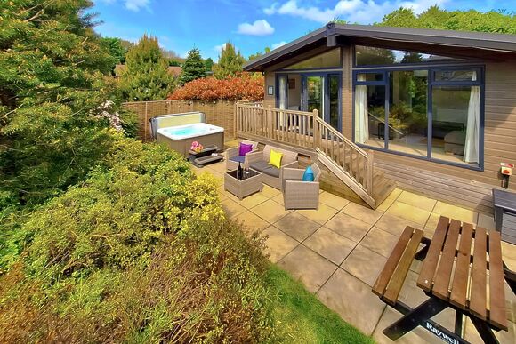 Spa Enchant - Raywell Hall Country Lodges, Raywell, Beverley